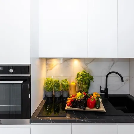 Daire Rose Pool Comfort *