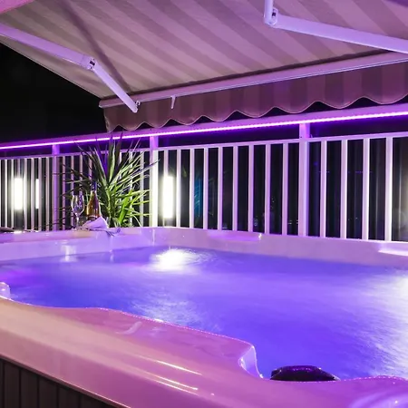 Appartement Rose Pool Comfort