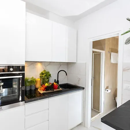 Rose Pool Comfort Apartment *