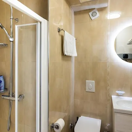 Rose Pool Comfort Apartment *