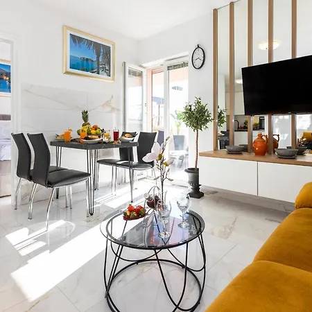 Rose Pool Comfort Апартаменты *