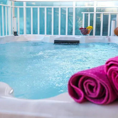 Rose Pool Comfort *